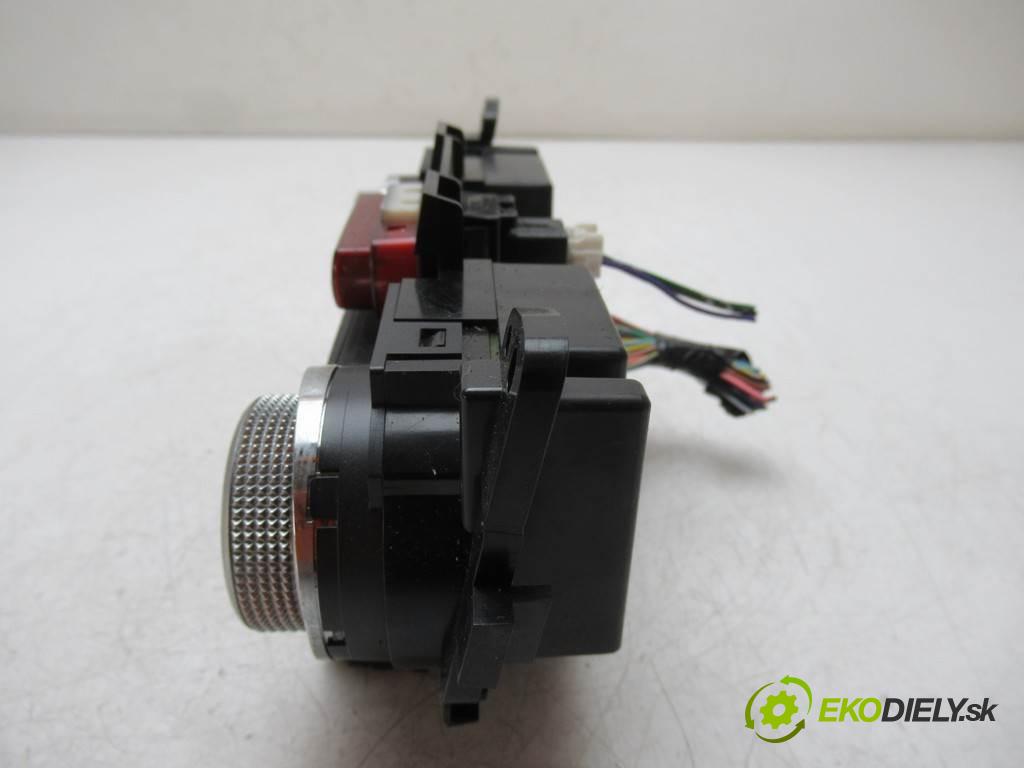 Subaru Forester III  2012 110kw SH 2.0B 150KM 08-13 2000 Panel ovládania kúrenia 72311SC300 (Prepínače, spínače, tlačidlá a ovládače kúrenia)