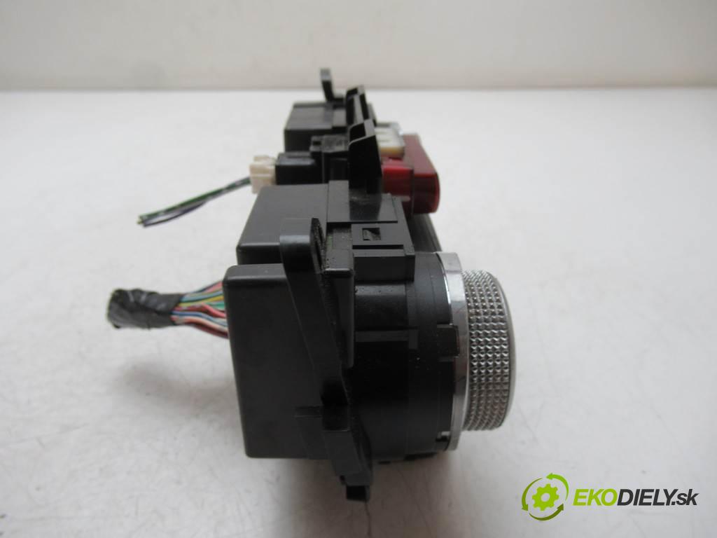 Subaru Forester III  2012 110kw SH 2.0B 150KM 08-13 2000 Panel ovládania kúrenia 72311SC300 (Prepínače, spínače, tlačidlá a ovládače kúrenia)