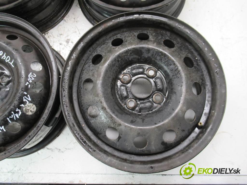Toyota     15 5,5J 4X100 ET45  disky plechové - 15  (Plechové)
