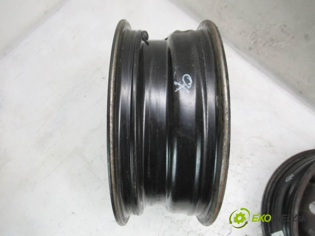 Toyota     15 5,5J 4X100 ET45  disky plechové - 15  (Plechové)