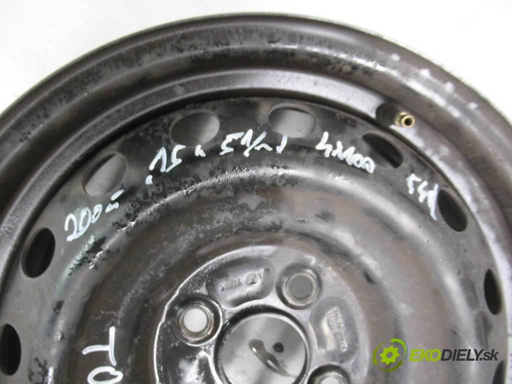 Toyota     15 5,5J 4X100 ET45  disky plechové - 15  (Plechové)