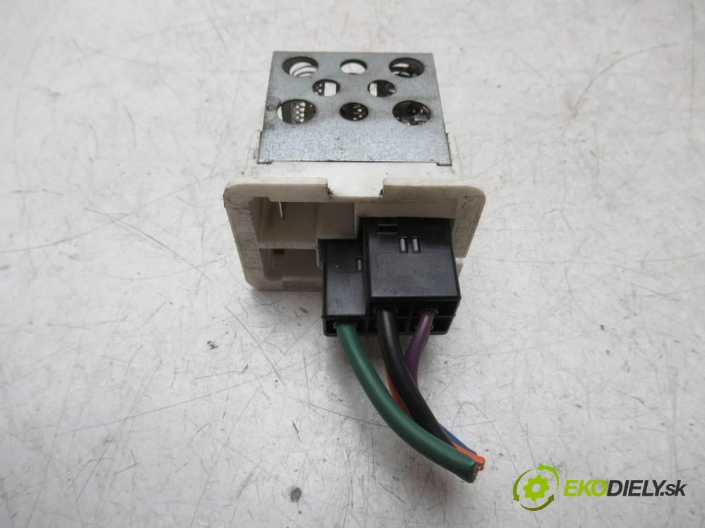 Opel Astra H  2006 74kw KOMBI 5D 1.9CDTI 100KM 04-14 1900 Odpor, rezistor kúrenia vzduchu 90560362 (Odpory (rezistory) kúrenia)