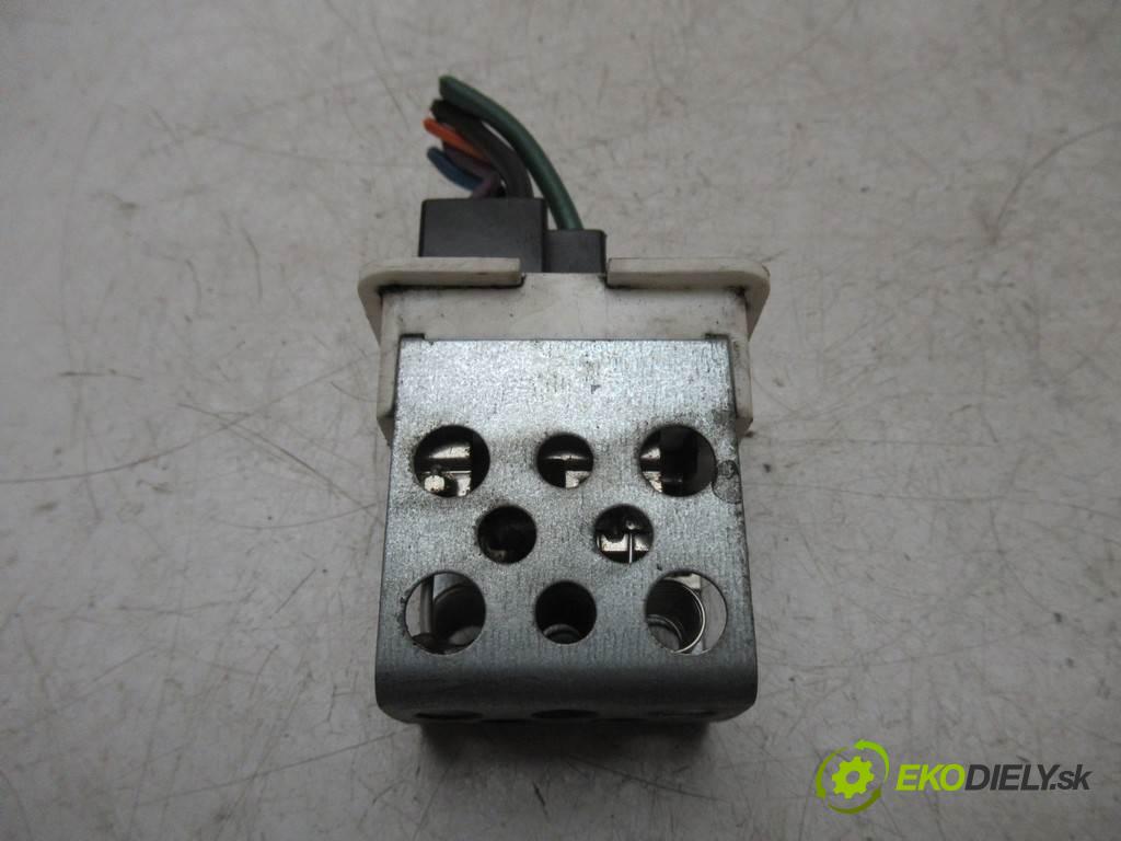 Opel Astra H  2006 74kw KOMBI 5D 1.9CDTI 100KM 04-14 1900 Odpor, rezistor kúrenia vzduchu 90560362 (Odpory (rezistory) kúrenia)