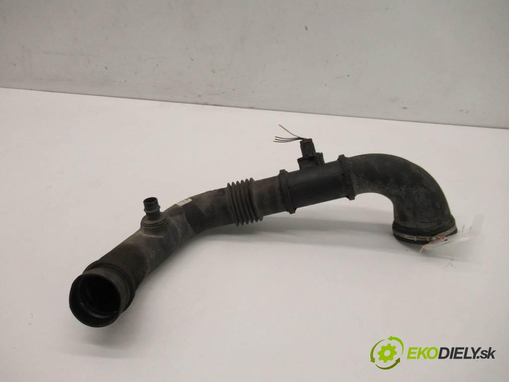 Peugeot Boxer II    2.2HDI 131KM 06-14  Rúra hadice trubka vzduchu 1369007080 (Hadice chlazení vzduchu)