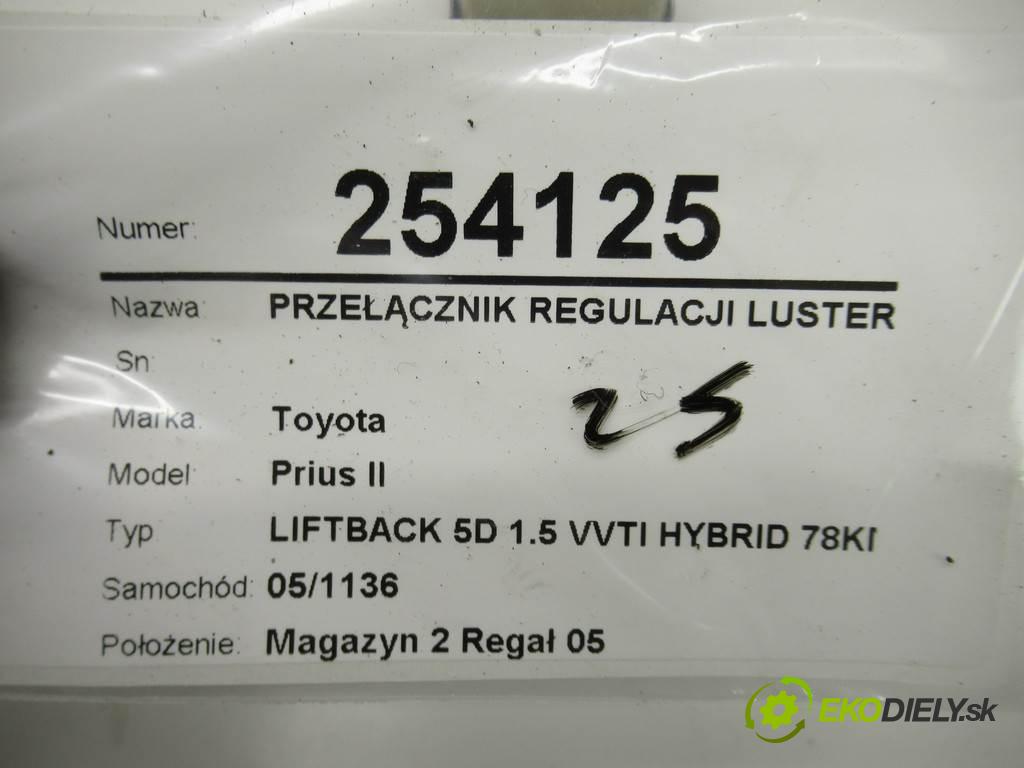 Toyota Prius II  2005 57kw LIFTBACK 5D 1.5 VVTI HYBRID 78KM 03-09 1500 Prepínač nastavenia spätných zrkadiel 183574 (Prepínače, spínače, tlačidlá a ovládače kúrenia)