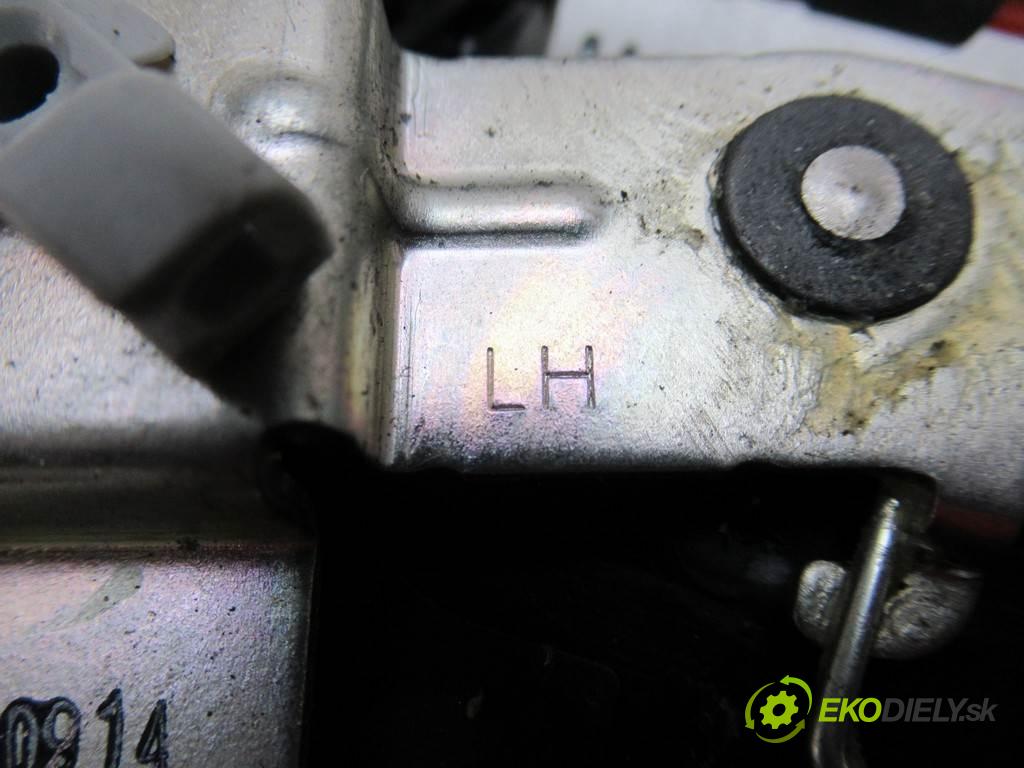 Nissan NV200  2016 81 kW 1.6B 110KM 09- 1600 Kľučka predný ľavá strana vonkajšia  (Vonkajšie predné ľavé)