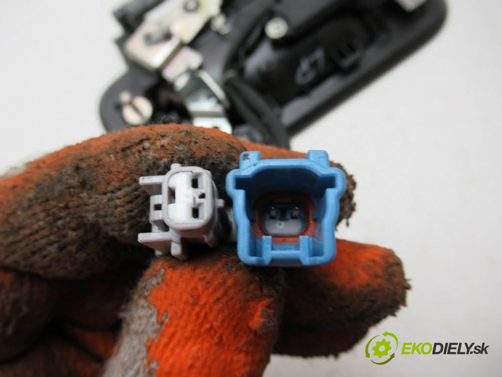 Nissan NV200  2016 81 kW 1.6B 110KM 09- 1600 Kľučka predný ľavá strana vonkajšia  (Vonkajšie predné ľavé)