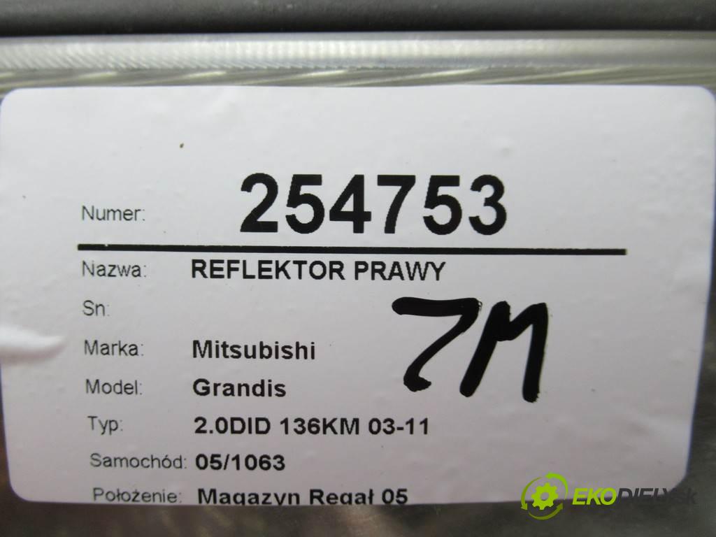 Mitsubishi Grandis  2006  2.0DID 136KM 03-11 1968 světlomet pravý