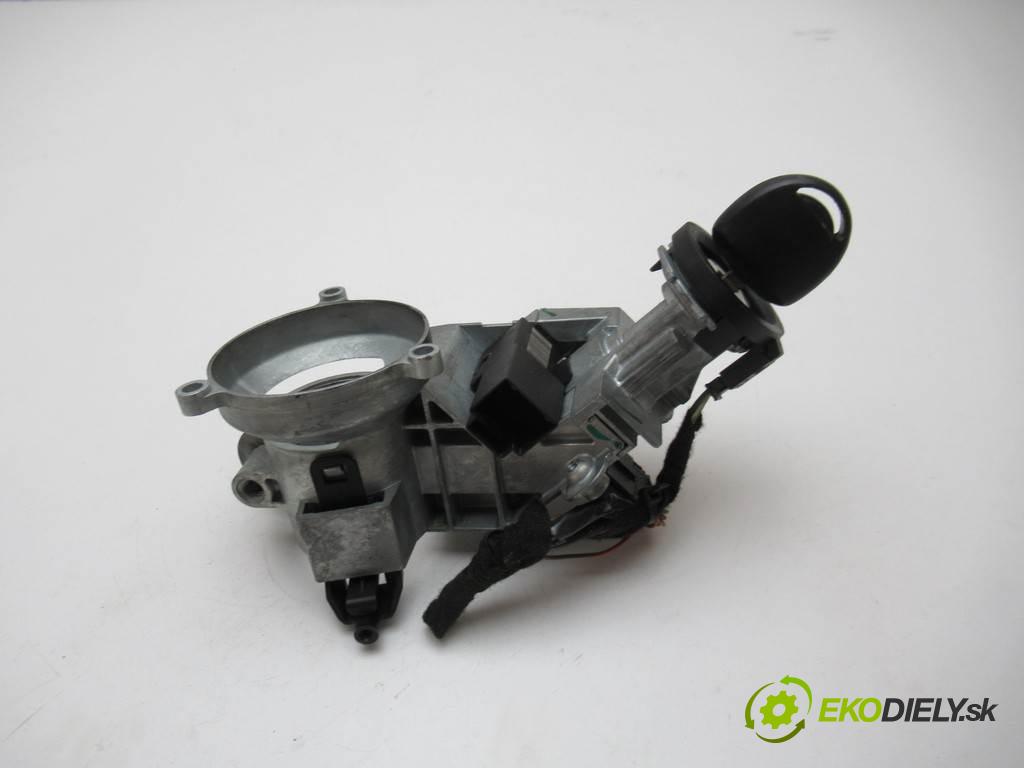 Opel Corsa D   2011  HATCHBACK 3D 1.2B 69KM 06-11 1229 spínačka  (Spínací skříňky a klíče)