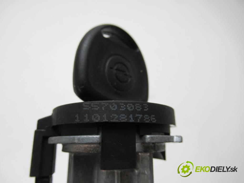 Opel Corsa D   2011  HATCHBACK 3D 1.2B 69KM 06-11 1229 spínačka  (Spínací skříňky a klíče)