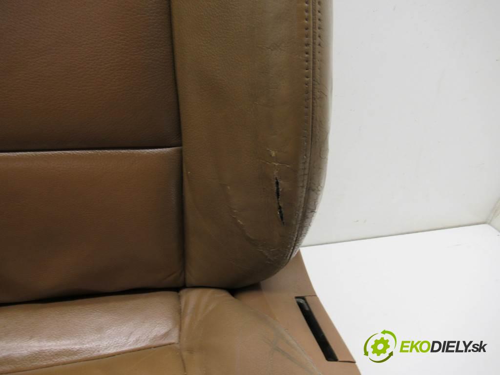 Audi A6 C6    QUATTRO KOMBI 5D 3.0TDI 233KM 04-08  Sedadlá, sedačky Sedadlo bočné interiér -