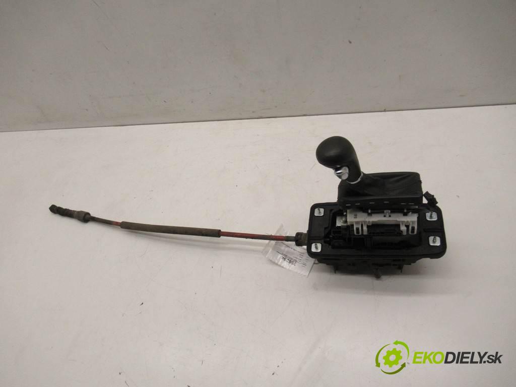 Audi A6 C6    QUATTRO KOMBI 5D 3.0TDI 233KM 04-08  Kulisa - - 4F1713041T (Rýchlostné páky / kulisy)