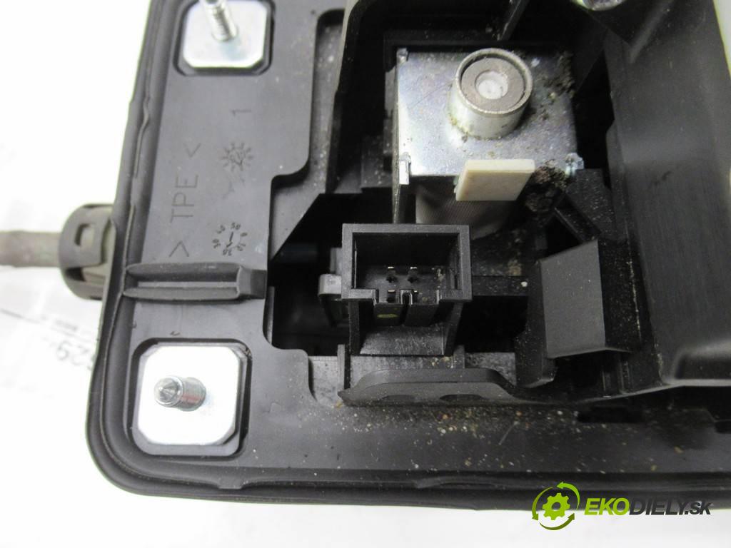 Audi A6 C6    QUATTRO KOMBI 5D 3.0TDI 233KM 04-08  Kulisa - - 4F1713041T (Rýchlostné páky / kulisy)