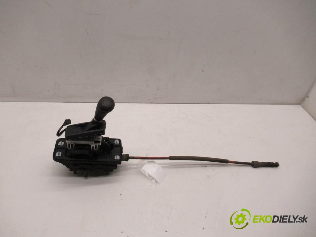 Audi A6 C6    QUATTRO KOMBI 5D 3.0TDI 233KM 04-08  Kulisa - - 4F1713041T (Rýchlostné páky / kulisy)