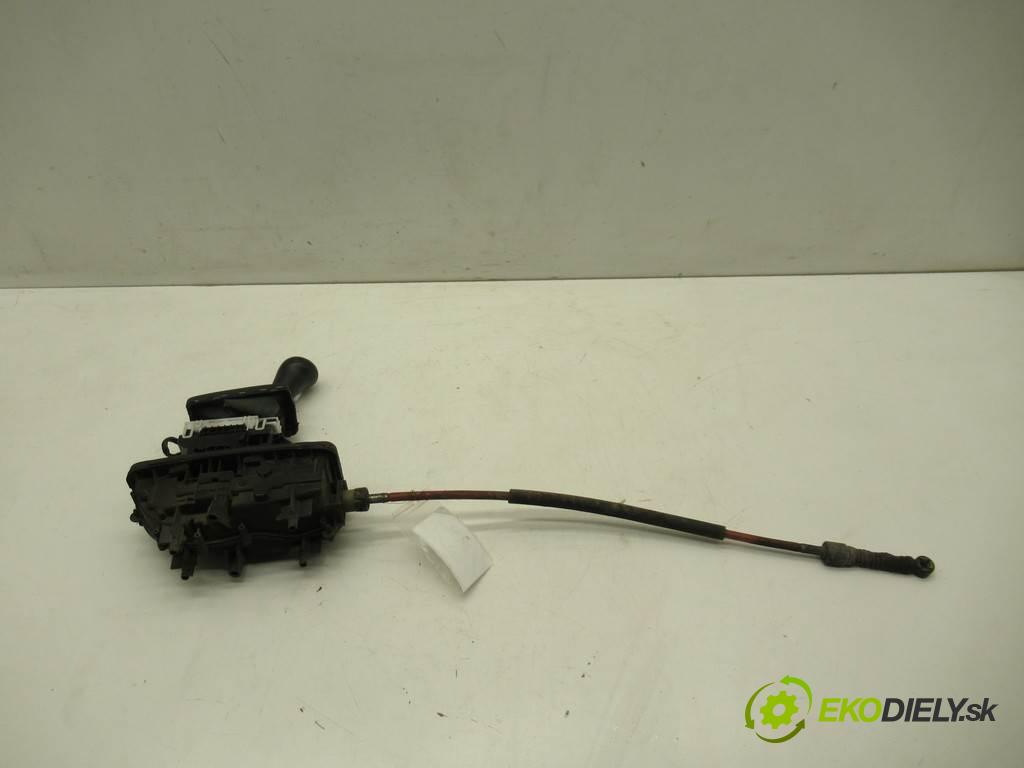 Audi A6 C6    QUATTRO KOMBI 5D 3.0TDI 233KM 04-08  Kulisa - - 4F1713041T (Rýchlostné páky / kulisy)