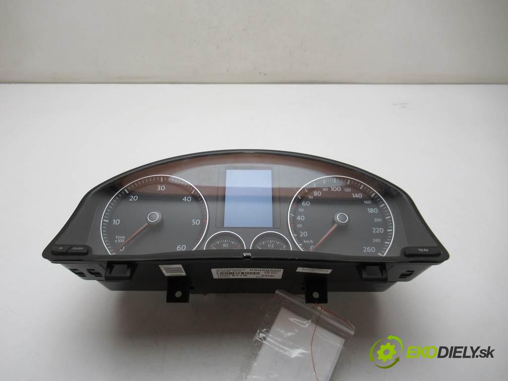Volkswagen Golf V  2005 103kw HATCHBACK 5D 2.0TDI 140KM 03-09 1900 Prístrojovka 1K0920871B (Prístrojové dosky, displeje)