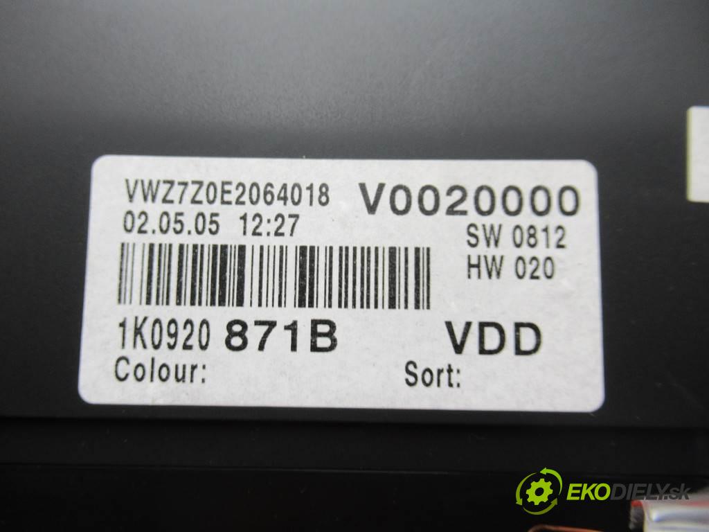 Volkswagen Golf V  2005 103kw HATCHBACK 5D 2.0TDI 140KM 03-09 1900 Prístrojovka 1K0920871B (Prístrojové dosky, displeje)