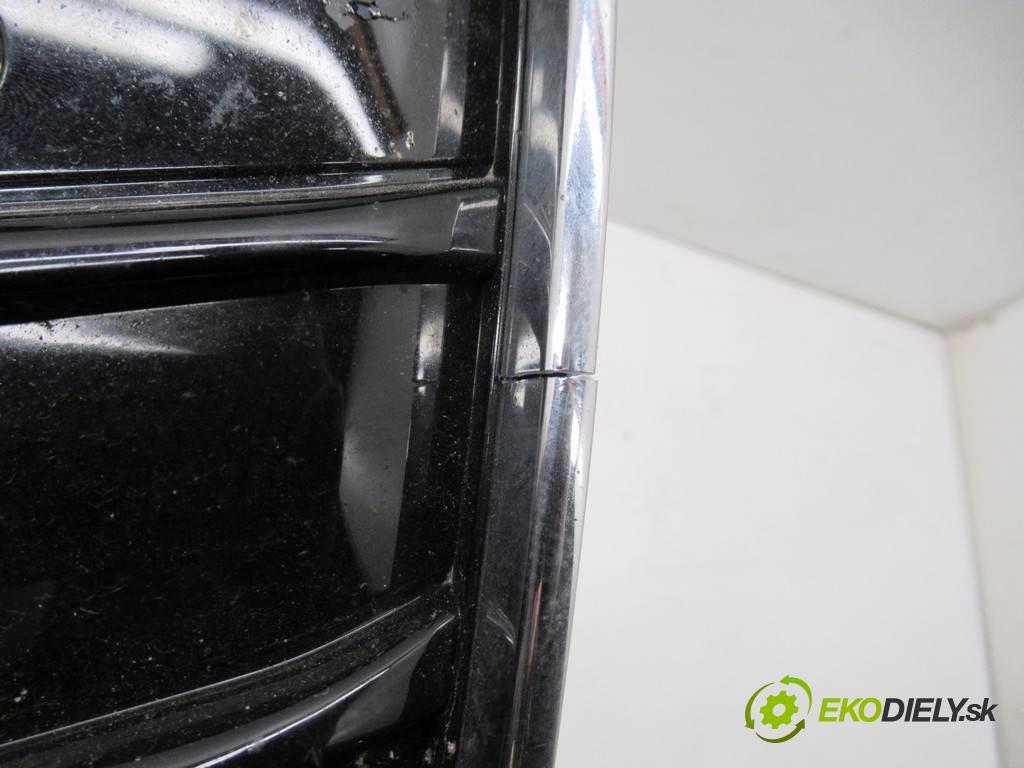 Audi A5 8T LIFT  2015 165 kW SEDAN 4D 2.0TFSI 224KM 11-16 2000 mřížka maska 8T0853651G (Mřížky (masky) chladičů)