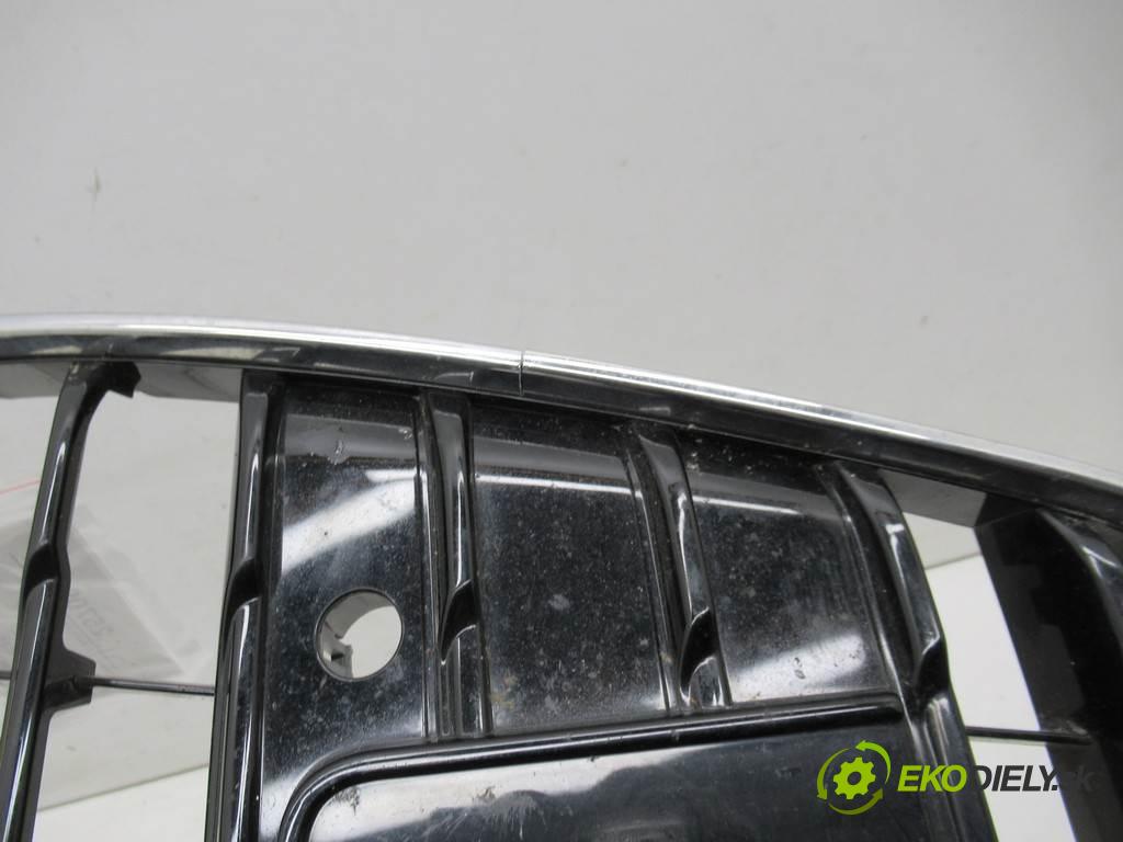 Audi A5 8T LIFT  2015 165 kW SEDAN 4D 2.0TFSI 224KM 11-16 2000 mřížka maska 8T0853651G (Mřížky (masky) chladičů)