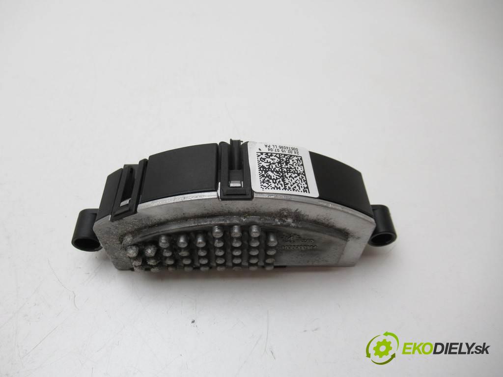 Audi A5 8T LIFT  2015 165 kW SEDAN 4D 2.0TFSI 224KM 11-16 2000 Odpor, rezistor kúrenia vzduchu 8T0820521F (Odpory (rezistory) kúrenia)