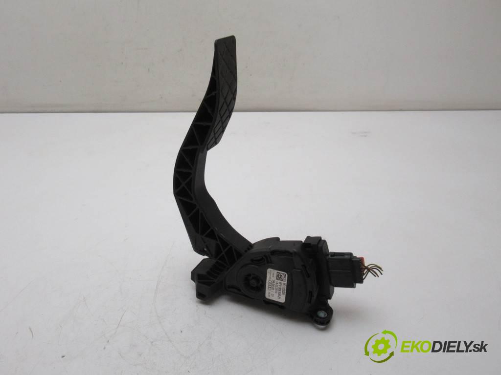 Audi A5 8T LIFT  2015 165 kW SEDAN 4D 2.0TFSI 224KM 11-16 2000 Potenciometer plynového pedálu 8K1723523A (Pedále)