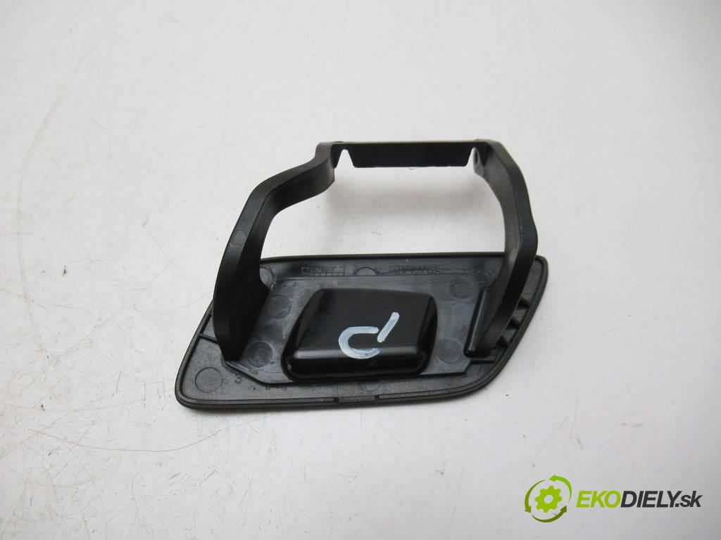 Audi A5 8T LIFT    SEDAN 4D 2.0TFSI 224KM 11-16  Kryt ostrekovača pravá 8T0955636A