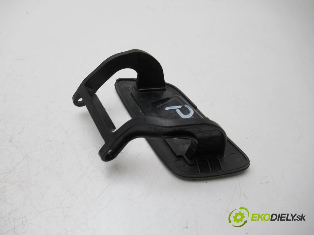 Audi A5 8T LIFT    SEDAN 4D 2.0TFSI 224KM 11-16  Kryt ostrekovača pravá 8T0955636A