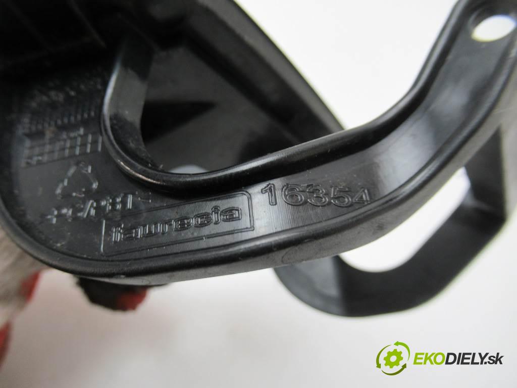 Audi A5 8T LIFT    SEDAN 4D 2.0TFSI 224KM 11-16  Kryt ostrekovača pravá 8T0955636A