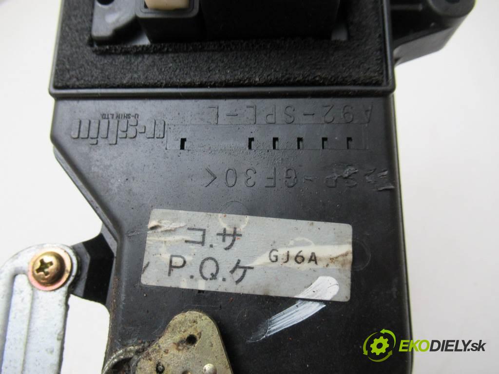 Mazda 6  2004  KOMBI 5D 2.0D 121KM 02-07 2000 zámok přední část levý
