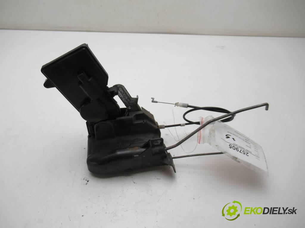 Mazda 6  2004  KOMBI 5D 2.0D 121KM 02-07 2000 zámok přední část levý