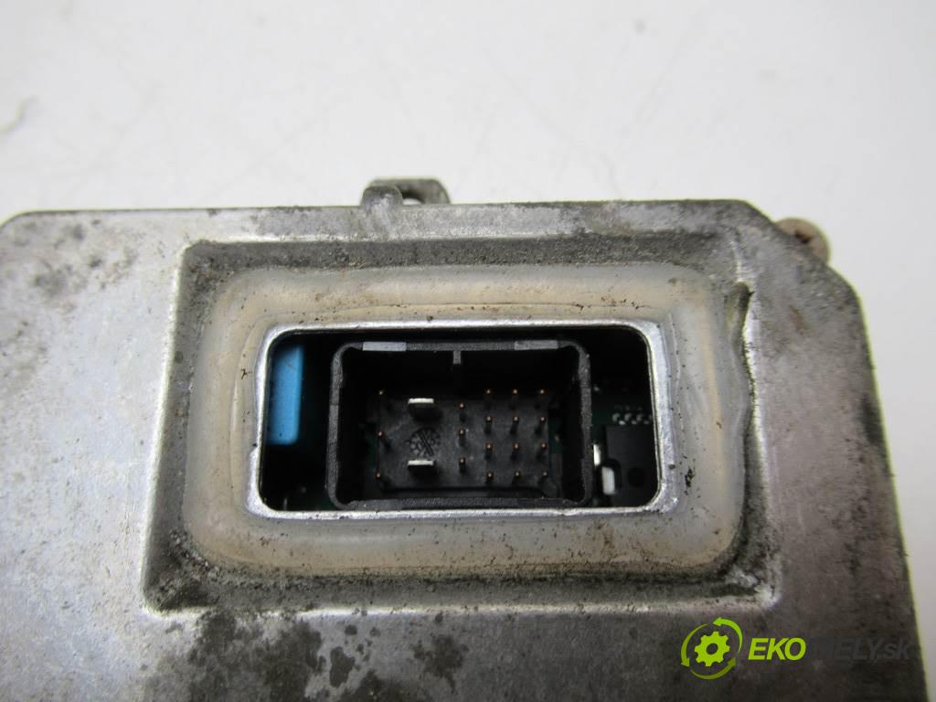 Mazda 6    KOMBI 5D 2.0D 121KM 02-07  Menič XENON 1307329086 (Riadiace jednotky xenónu)