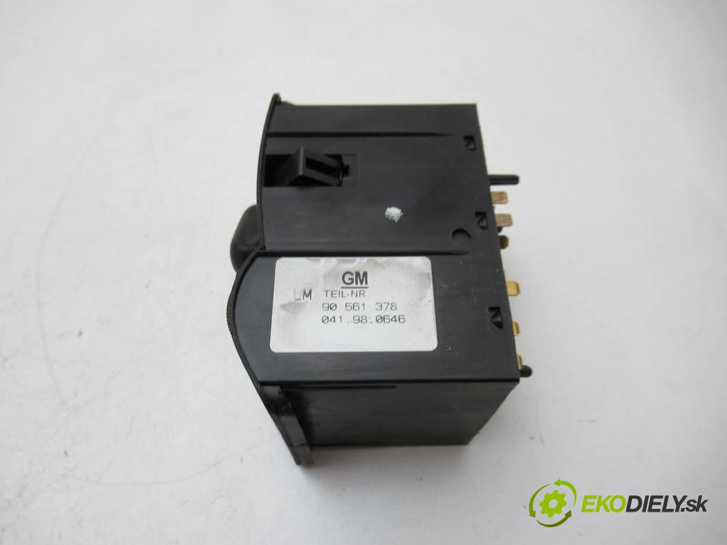 Opel Astra G    A  Spínač svetiel na prístrojovej doske 90561378 (Prepínače, spínače, tlačidlá a ovládače kúrenia)