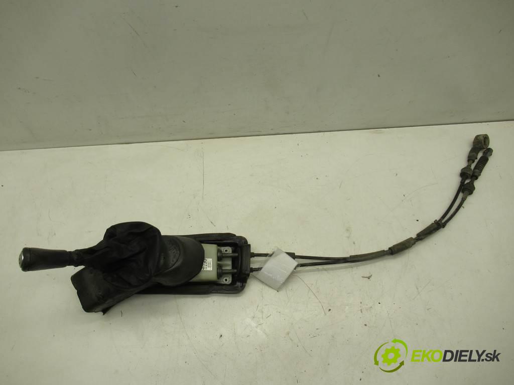 Alfa Romeo 147  2001 88 kW HATCHBACK 3D 1.6B 120KM 00-10 1600 Kulisa - - 7353088510 (Rýchlostné páky / kulisy)