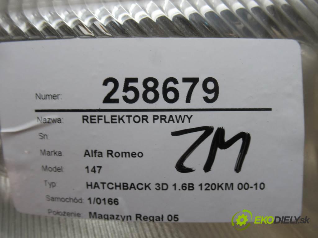 Alfa Romeo 147  2001 88 kW HATCHBACK 3D 1.6B 120KM 00-10 1600 světlomet pravý 465565650