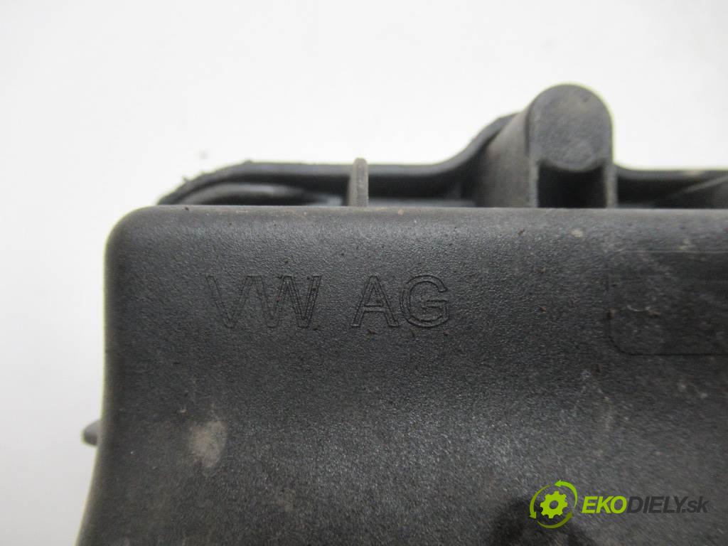 Skoda Fabia II  2008 63 kW HATCHBACK 5D 1.4B 86KM 07-14 1400 obal filtra vzduchu 036129611CD (Kryty filtrů)