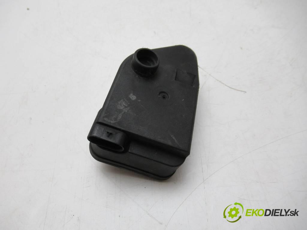 BMW 1 E87    LIFT HATCHBACK 3D 1.6B 121KM 04-11  Teleskop Motorček rolety 6938297
