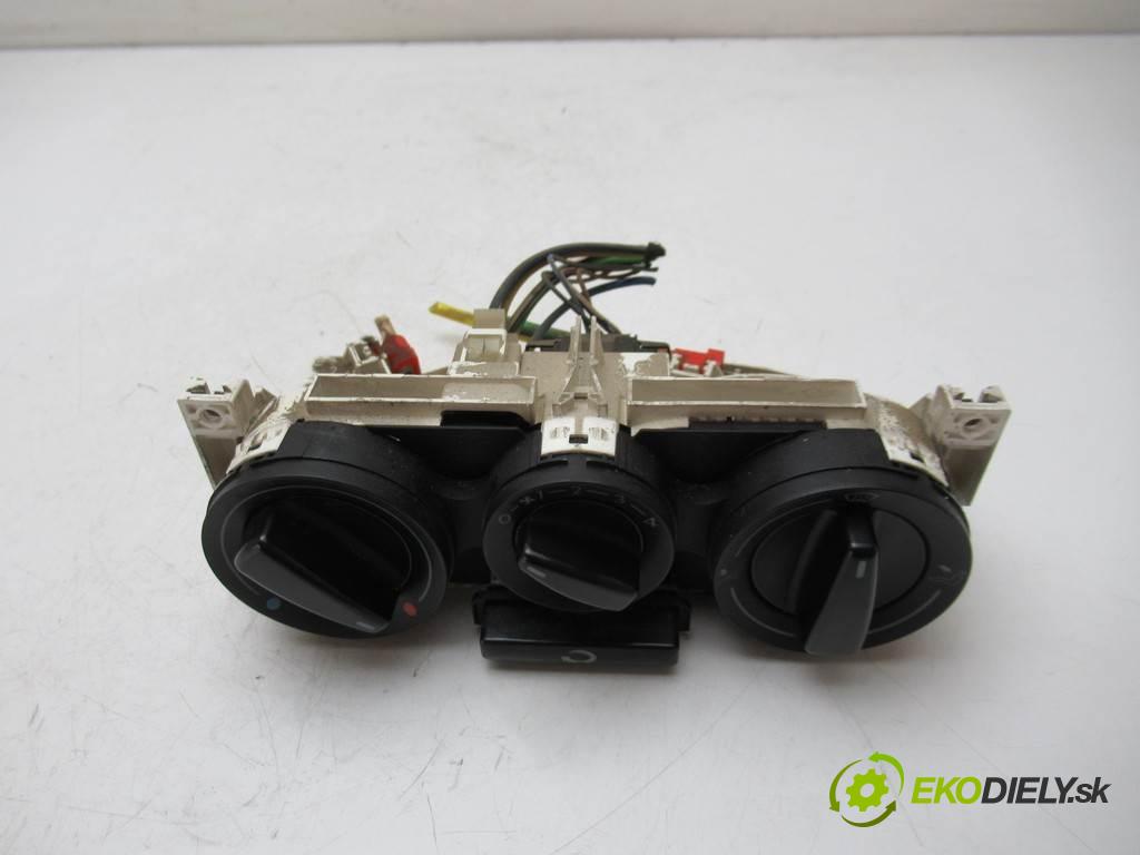 Skoda Octavia I LIFT  2002 74 kW LIFTBACK 5D 1.6B 101KM 00-10 1600 Panel ovládania kúrenia 1J0819045E (Prepínače, spínače, tlačidlá a ovládače kúrenia)