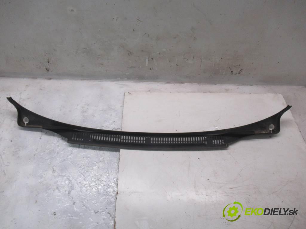 Volkswagen Touran  2005 103kw 2.0TDI 140KM 03-15 1968 torpédo plast pod čelní okno 1T0819403 (Torpéda)