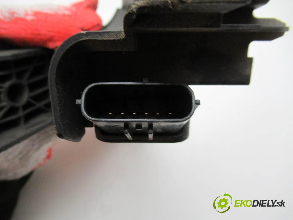 Volkswagen Touran  2005 103kw 2.0TDI 140KM 03-15 1968 Potenciometer plynového pedálu 1T1723503H (Pedále)