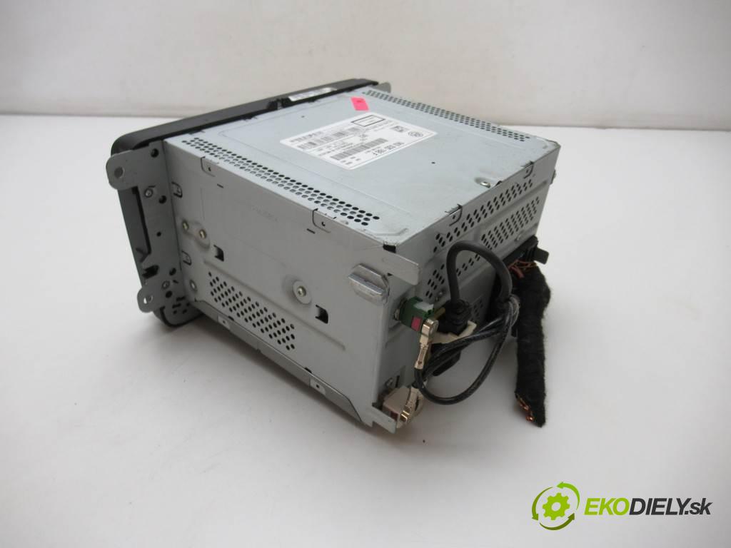 Volkswagen Passat B7  2015 110 kW USA SEDAN 4D 2.0TDI 150KM 11-18 2000 RADIO 1K0035188F (Audio zariadenia)