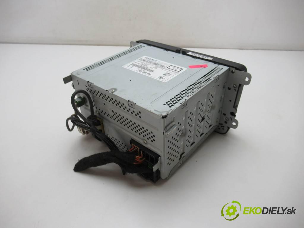 Volkswagen Passat B7  2015 110 kW USA SEDAN 4D 2.0TDI 150KM 11-18 2000 RADIO 1K0035188F (Audio zariadenia)