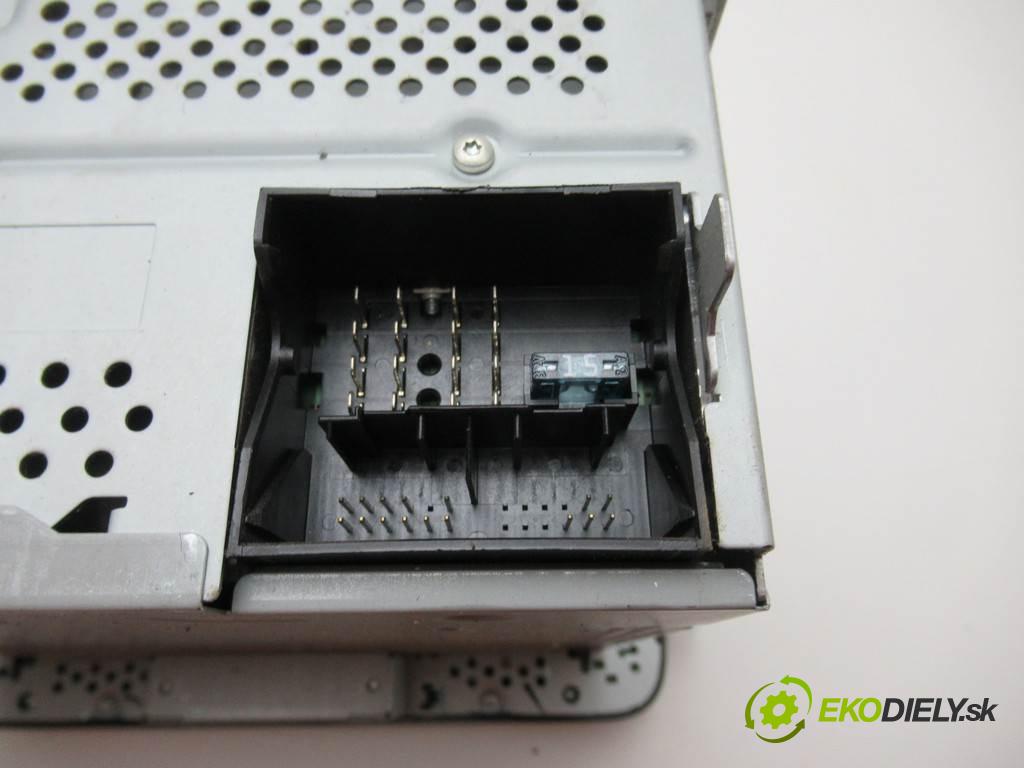 Volkswagen Passat B7  2015 110 kW USA SEDAN 4D 2.0TDI 150KM 11-18 2000 RADIO 1K0035188F (Audio zariadenia)