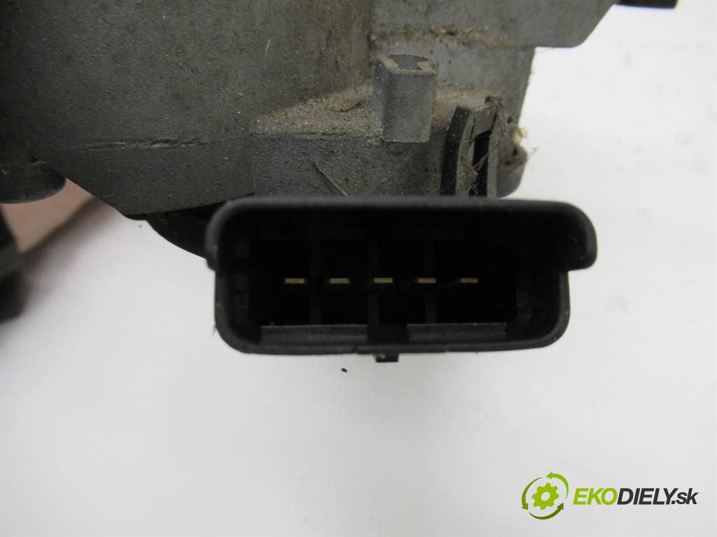 Toyota Aygo  2006 50 kW HATCHBACK 3D 1.0B 68KM 05-08 1000 Mechanizmus stieračov predný  (Motorčeky stieračov predné)