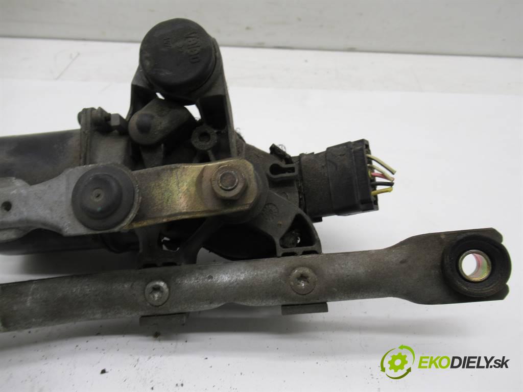 Toyota Aygo  2006 50 kW HATCHBACK 3D 1.0B 68KM 05-08 1000 Mechanizmus stieračov predný  (Motorčeky stieračov predné)