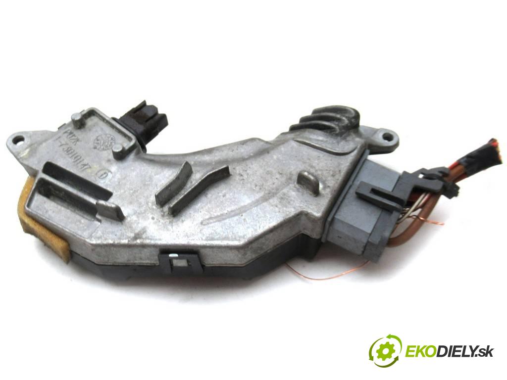 Opel Signum  2004 90 kW 1.8B 122KM 03-05 1800 Odpor, rezistor kúrenia vzduchu 73421312U (Odpory (rezistory) kúrenia)