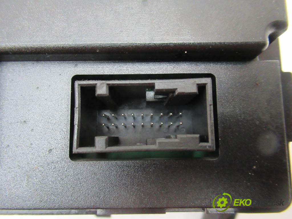 Fiat Croma  2006 110 kW KOMBI 5D 1.9JTD Multijet 150KM 05-11 1900 Panel ovládania kúrenia 7354258890 (Prepínače, spínače, tlačidlá a ovládače kúrenia)