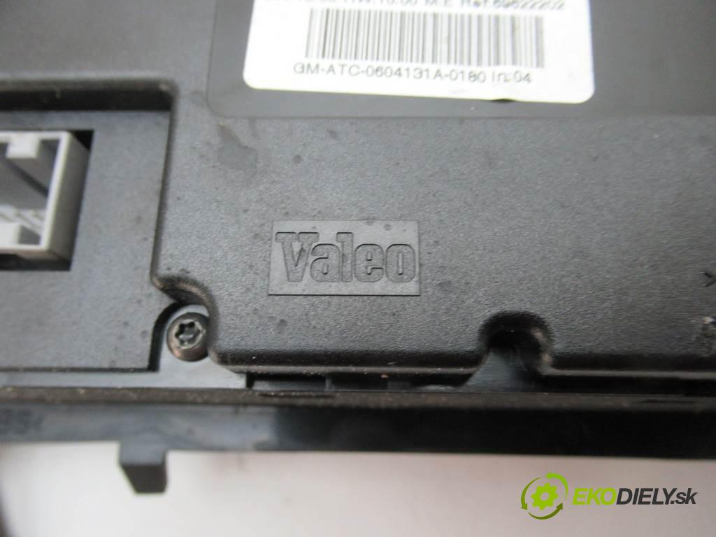 Fiat Croma  2006 110 kW KOMBI 5D 1.9JTD Multijet 150KM 05-11 1900 Panel ovládania kúrenia 7354258890 (Prepínače, spínače, tlačidlá a ovládače kúrenia)