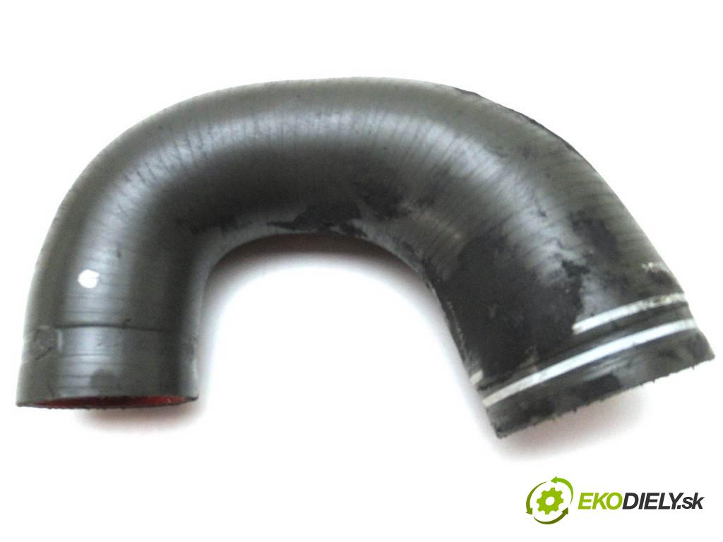 Fiat Croma    KOMBI 5D 1.9JTD Multijet 150KM 05-11  Rúra hadice turba 51756785 (Hadice intercoolera)