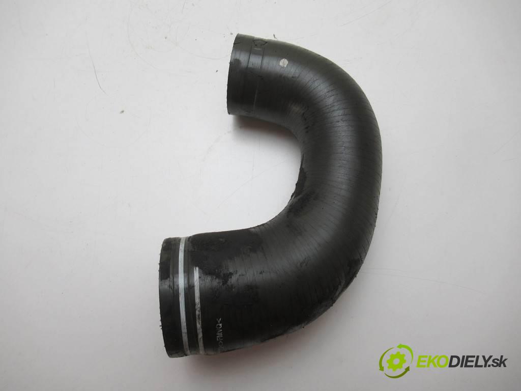 Fiat Croma    KOMBI 5D 1.9JTD Multijet 150KM 05-11  Rúra hadice turba 51756785 (Hadice intercoolera)