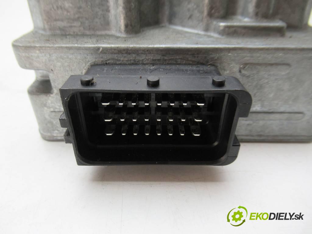 Fiat Croma    KOMBI 5D 1.9JTD 150KM 05-11  blokáda volantu 00517205180 (Ostatní)